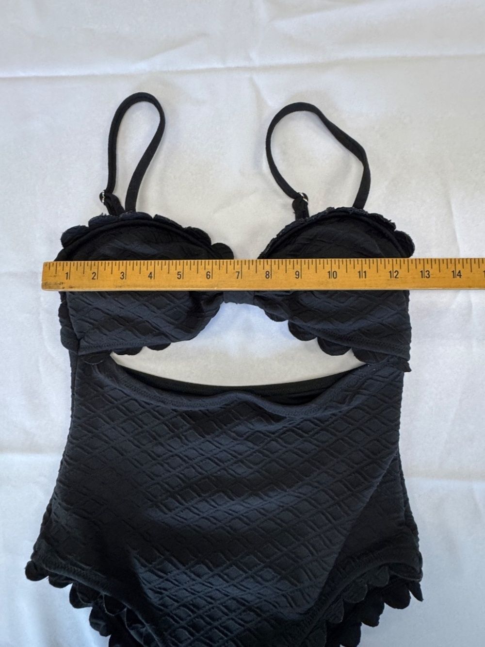 Cupshe Women's Cutout Scallop Trim One Piece Black Swimsuit Size M - Picture 7 of 11